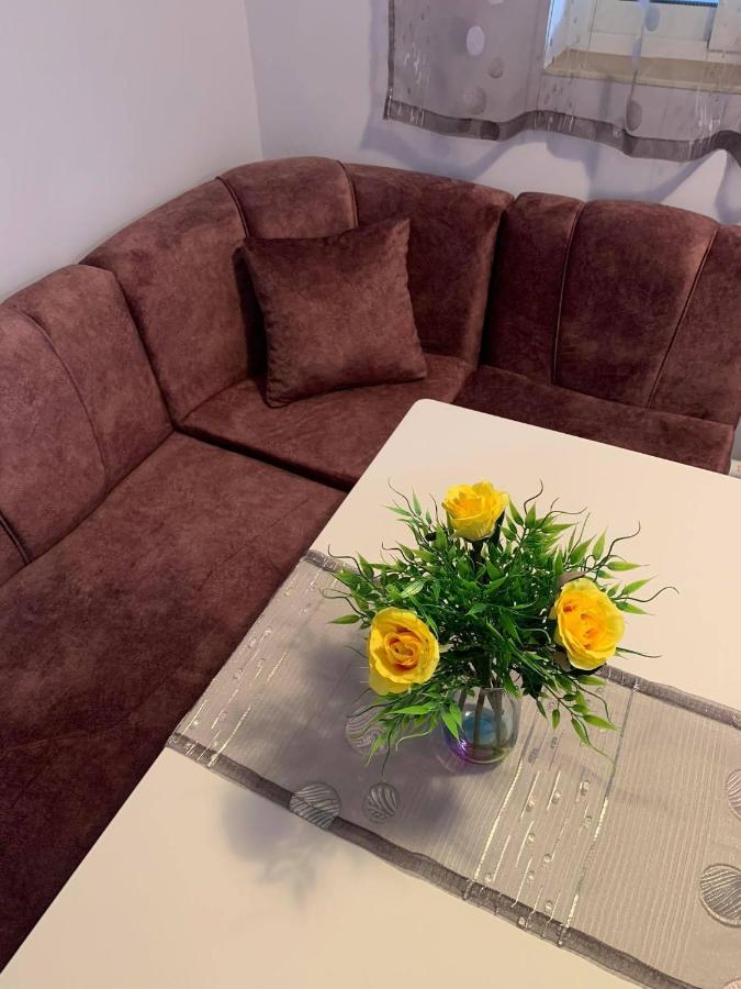 Comfy Studio Apartment By The Flower Market Varna Exterior photo