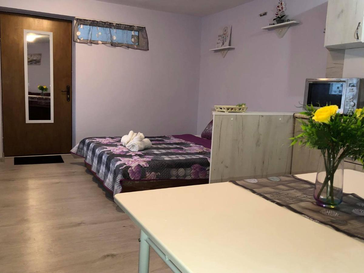 Comfy Studio Apartment By The Flower Market Varna Exterior photo