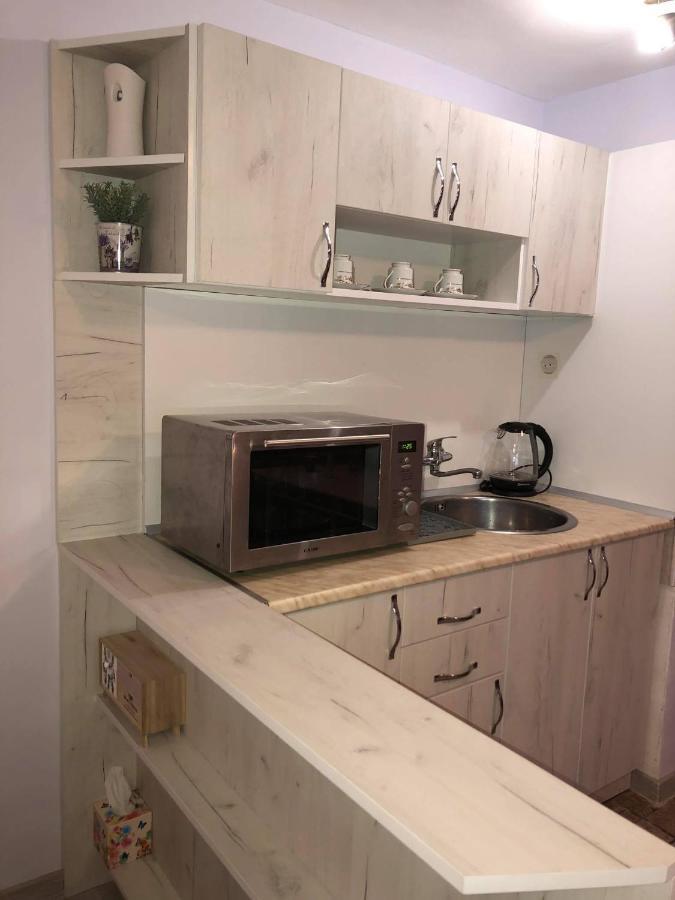 Comfy Studio Apartment By The Flower Market Varna Exterior photo