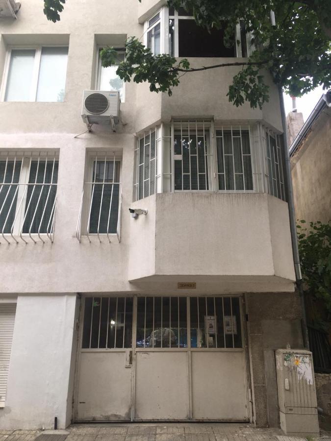 Comfy Studio Apartment By The Flower Market Varna Exterior photo
